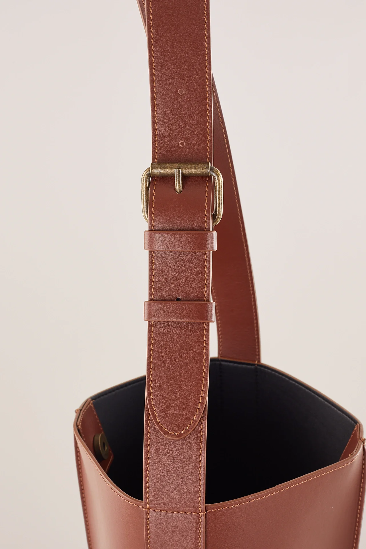 Borsa a secchiello in pelle - Image 3