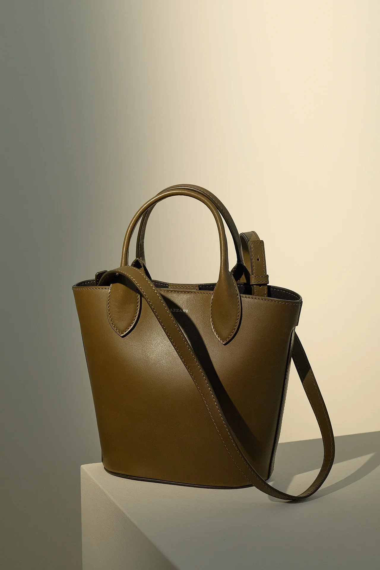 Borsa secchiello con tracolla removibile - Image 4
