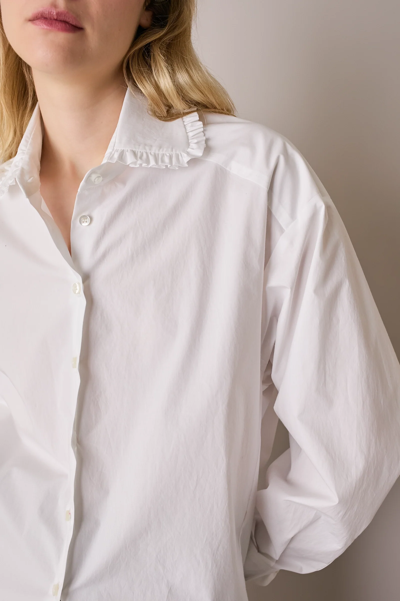 Camicia boxy con colletto volant - Image 8