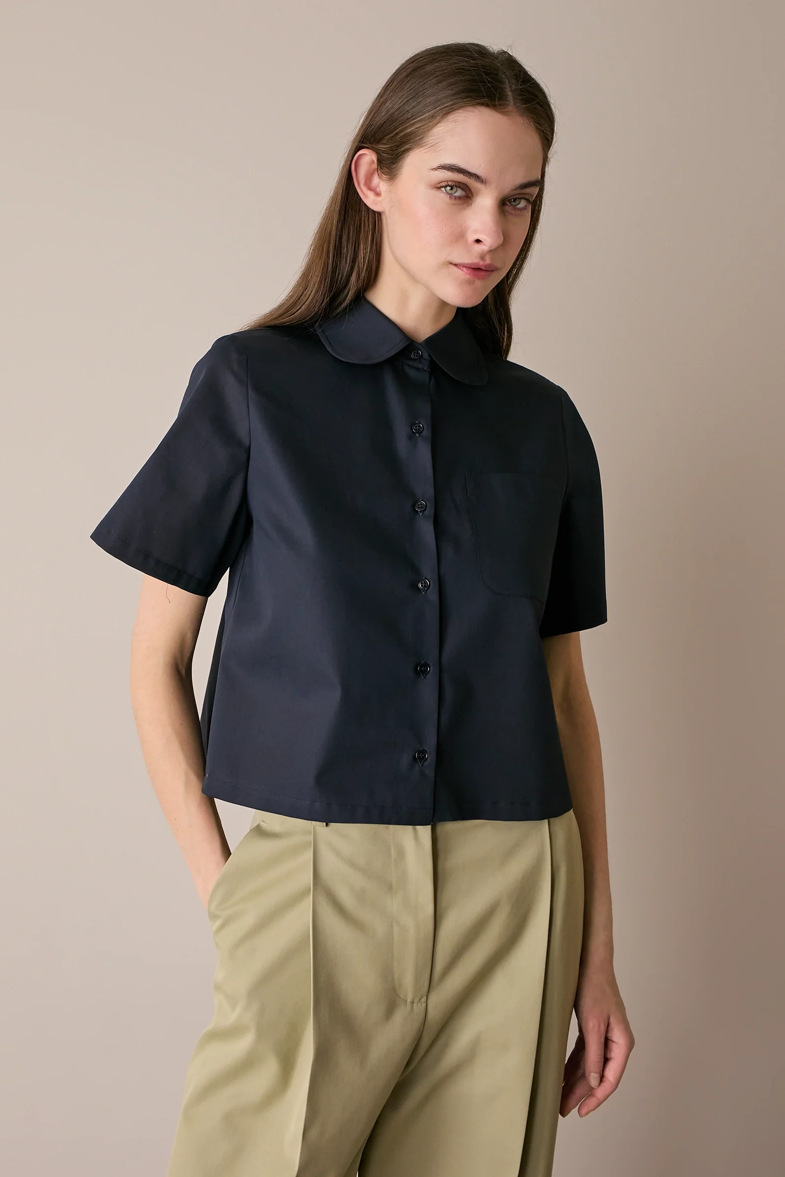 Camicia boxy in cotone con colletto stondato - Image 8
