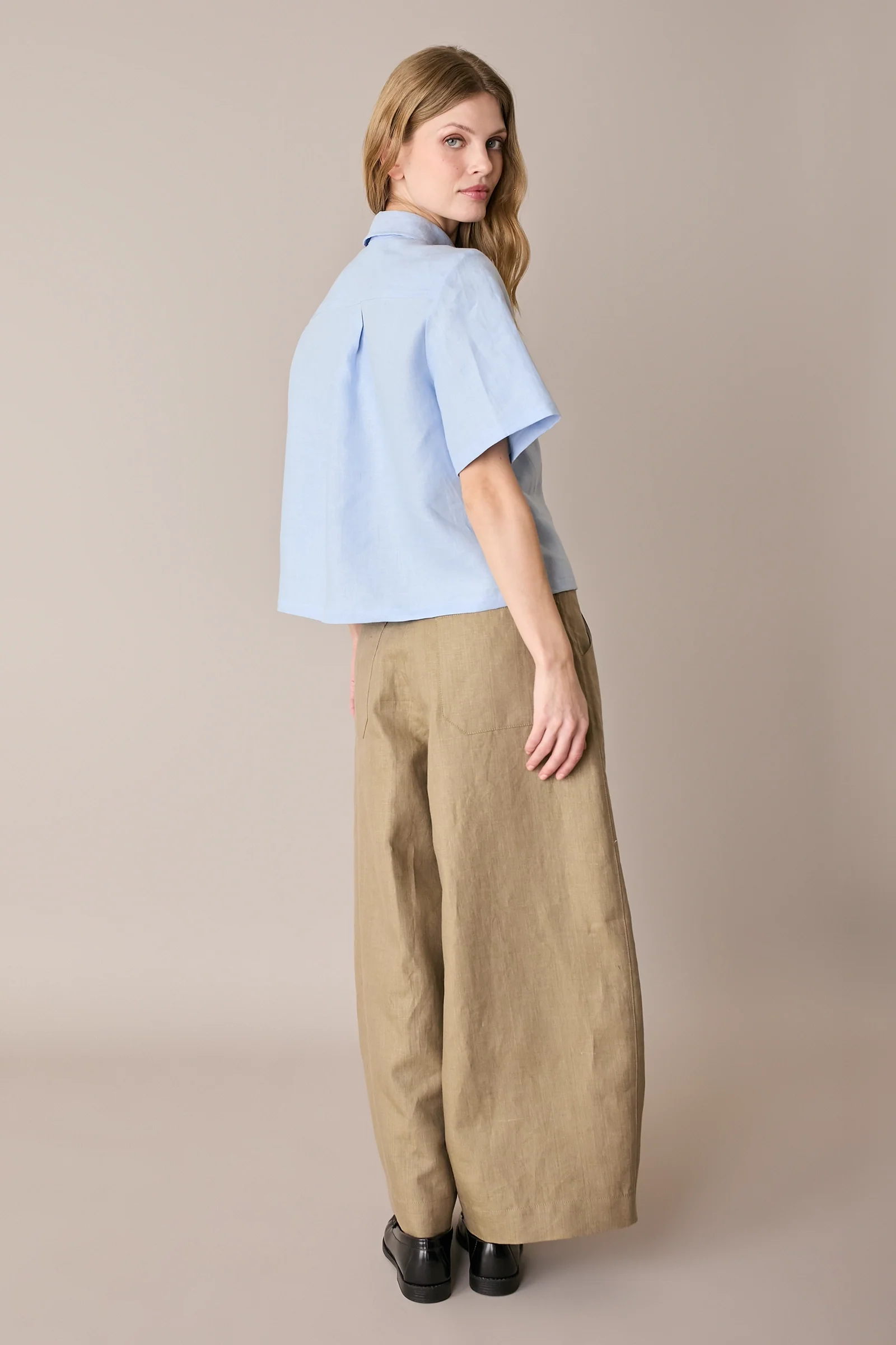 Camicia boxy in lino con colletto stondato - Image 6