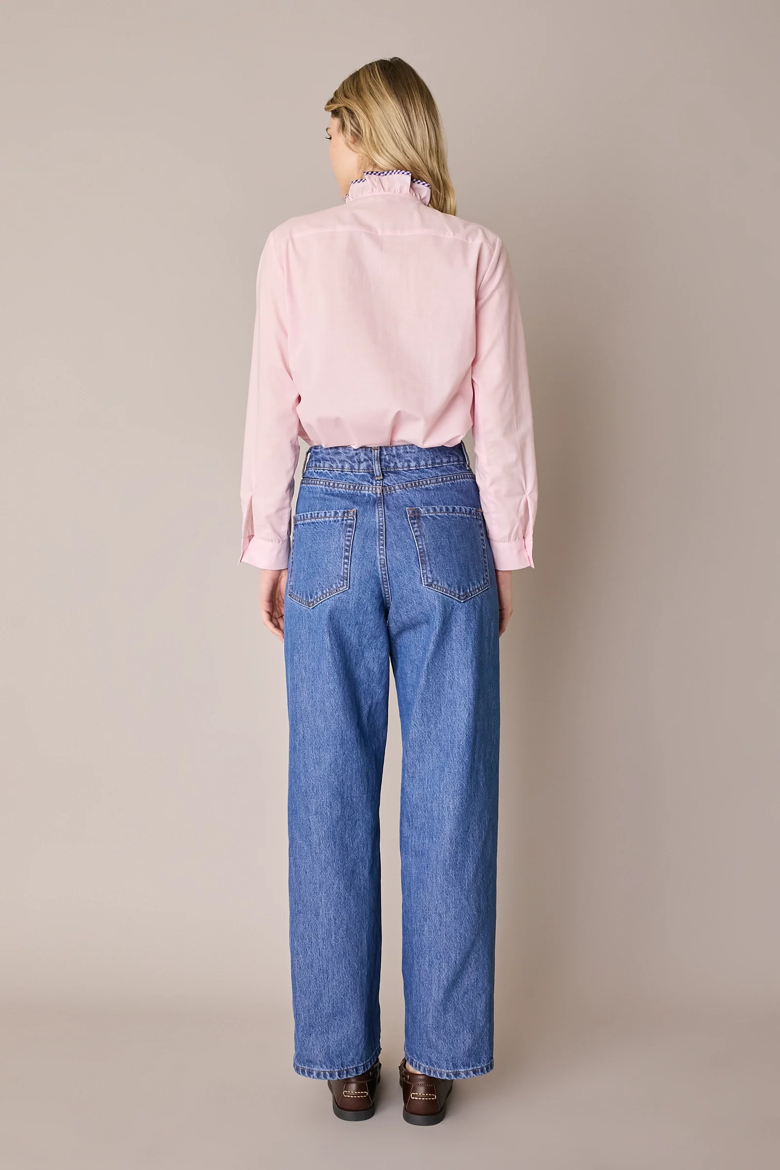 Camicia con colletto volant e profili a contrasto - Image 18