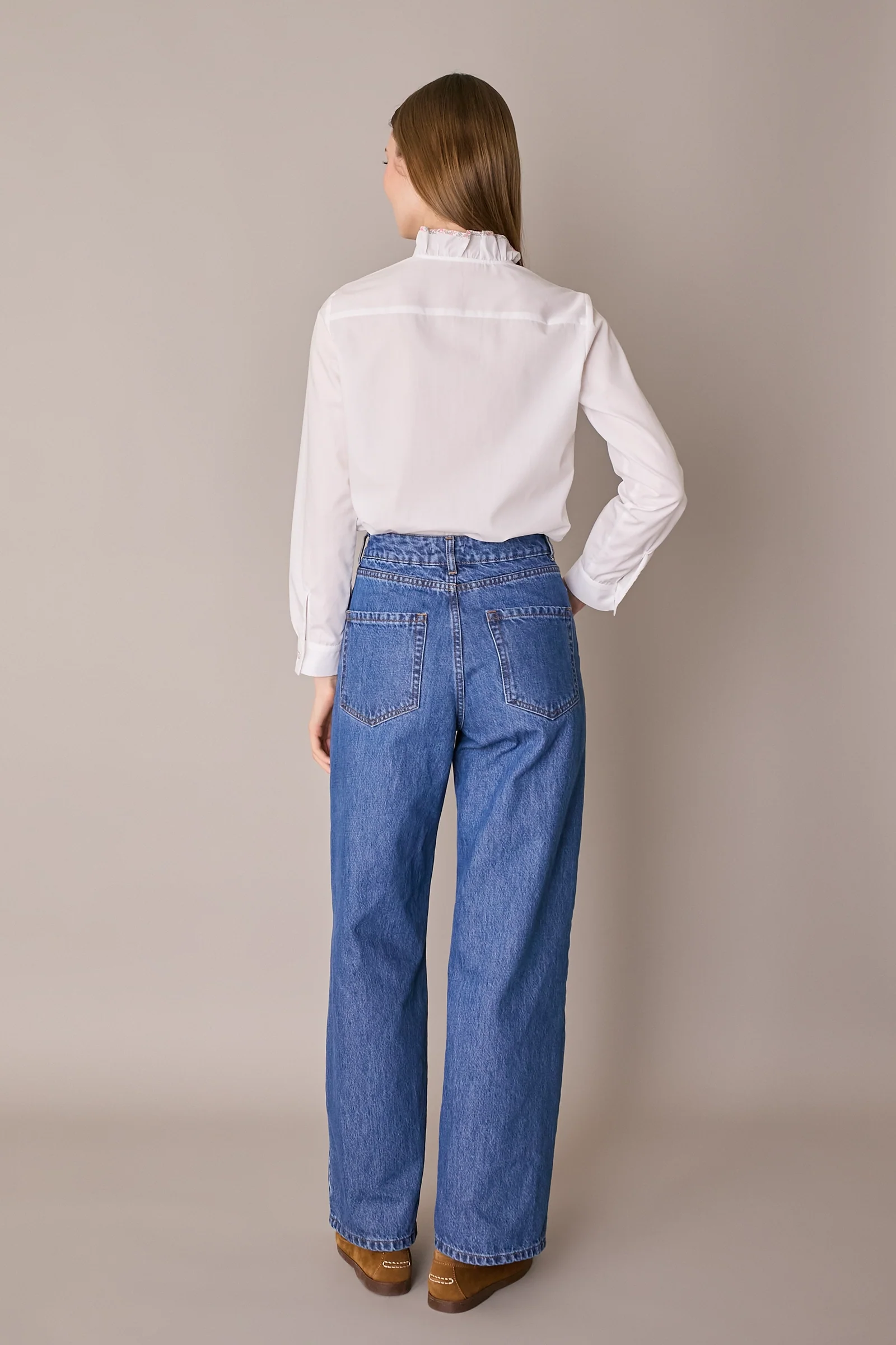Camicia con colletto volant e profili a contrasto - Image 4