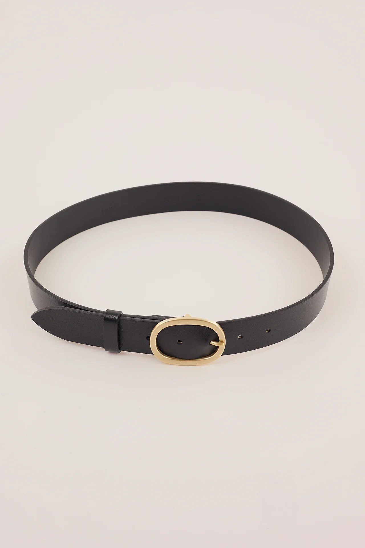 Cintura in pelle con fibbia ovale