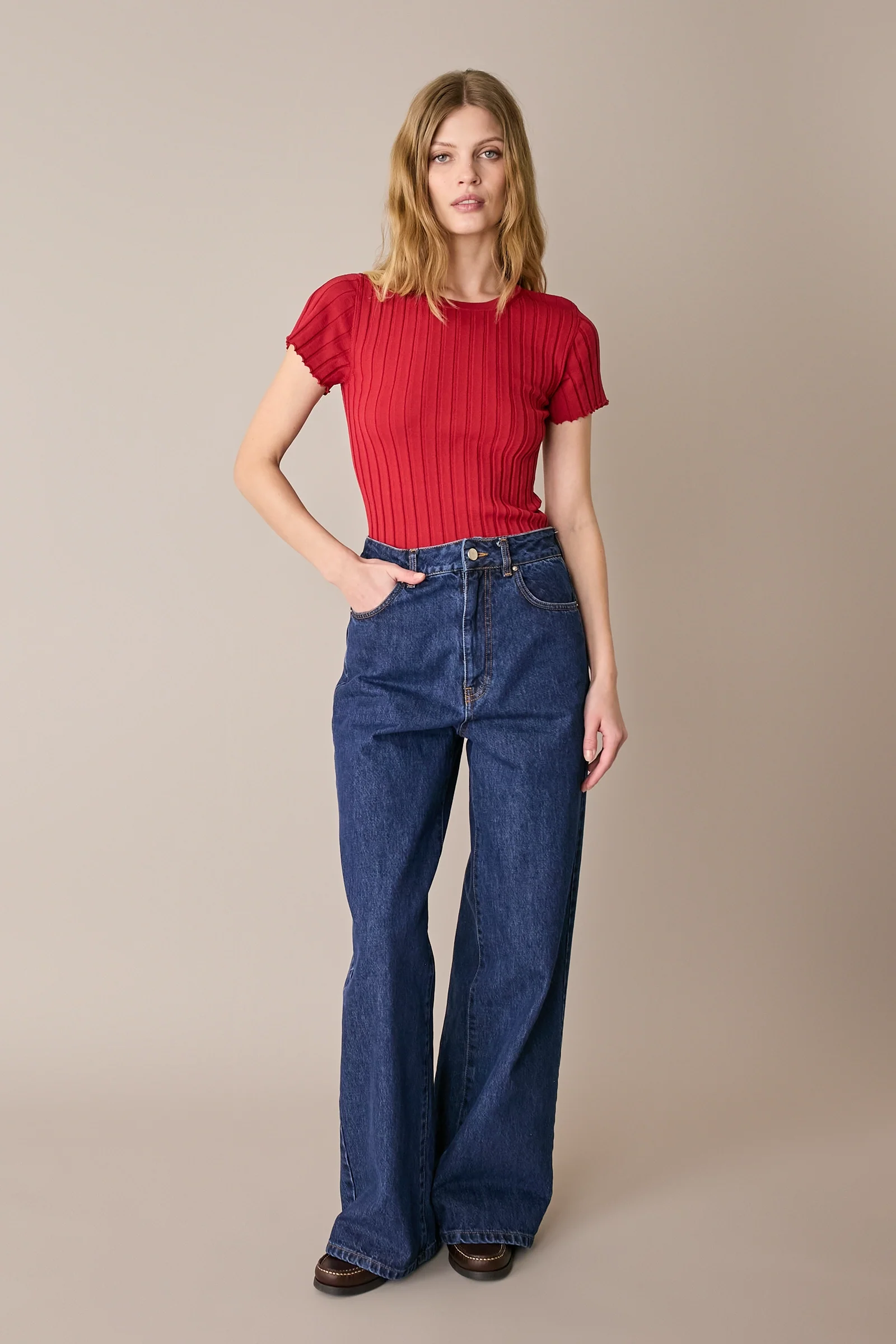 Maglia a costine con bordi arricciati - Image 5