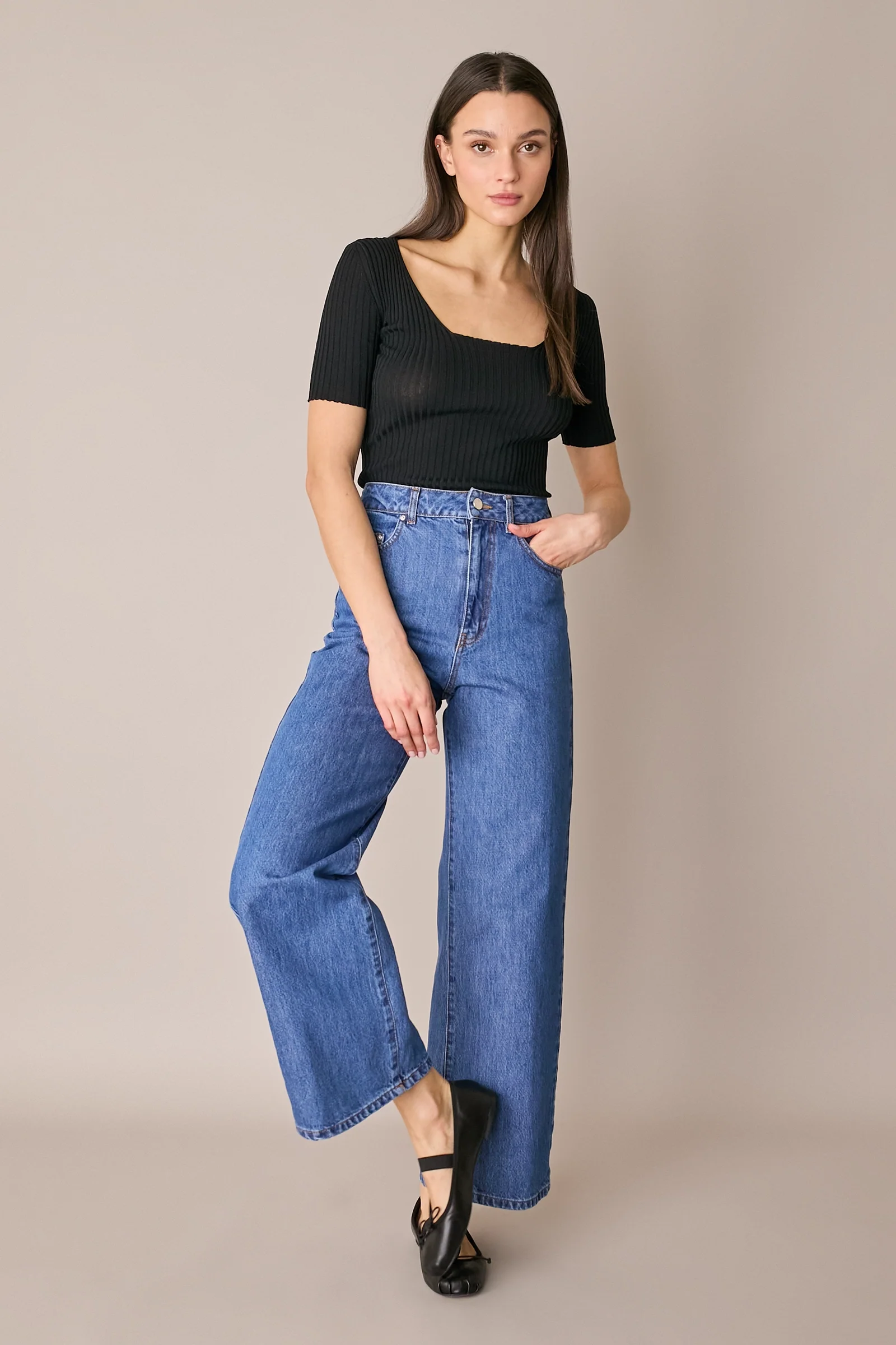 Maglia a costine con scollo quadrato - Image 8