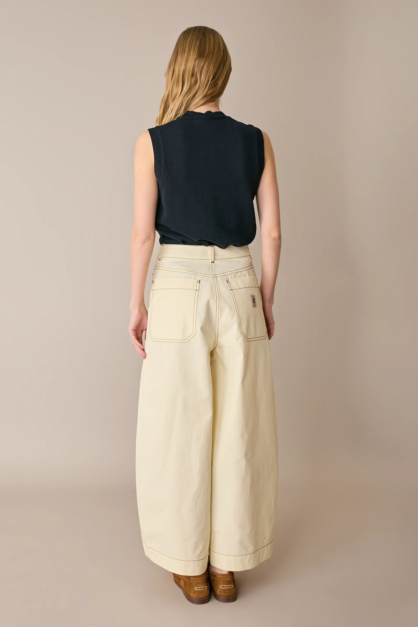 Pantaloni con impunture a contrasto – Everyday Wear - Image 12