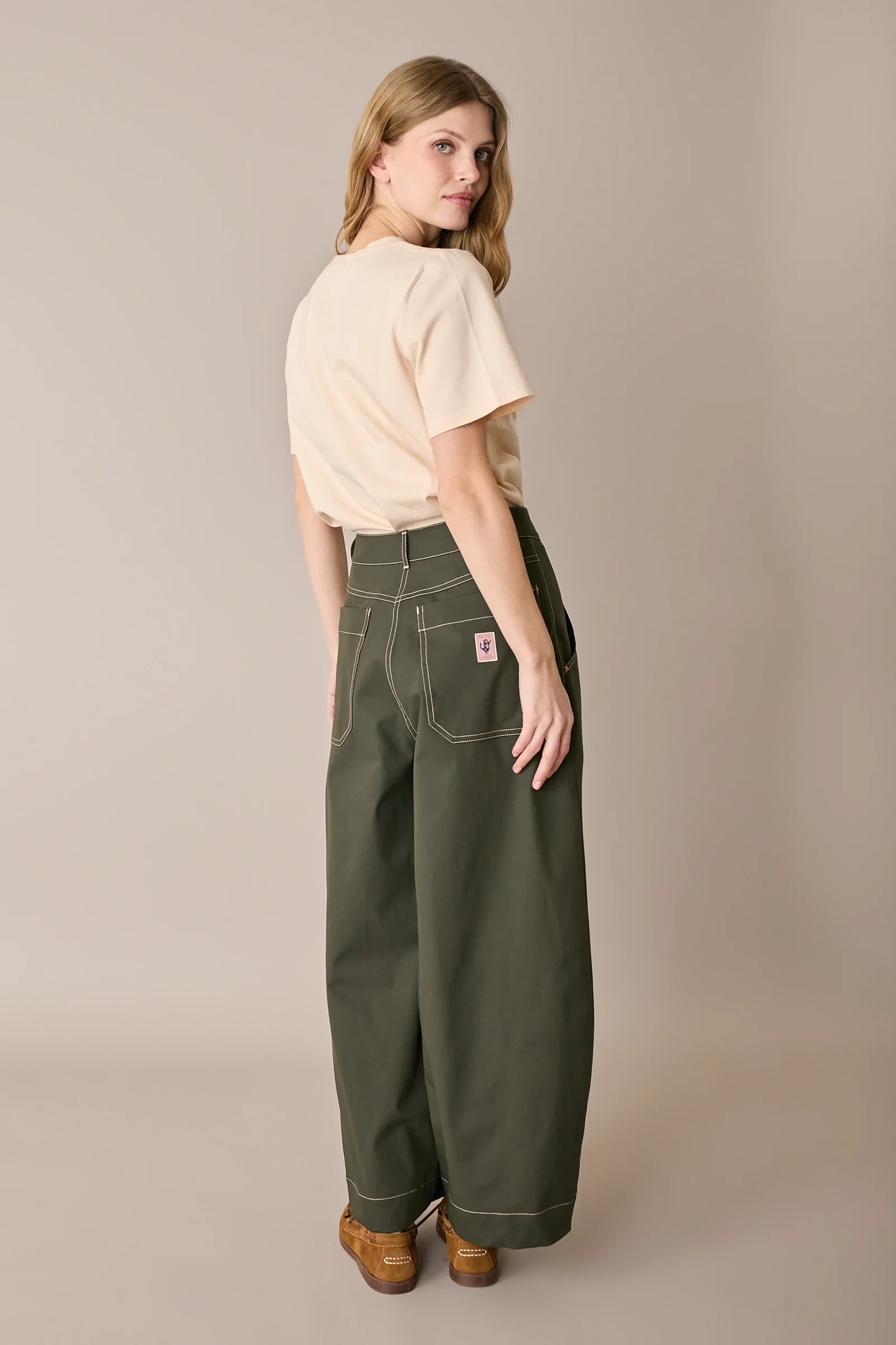 Pantaloni con impunture a contrasto – Everyday Wear - Image 20