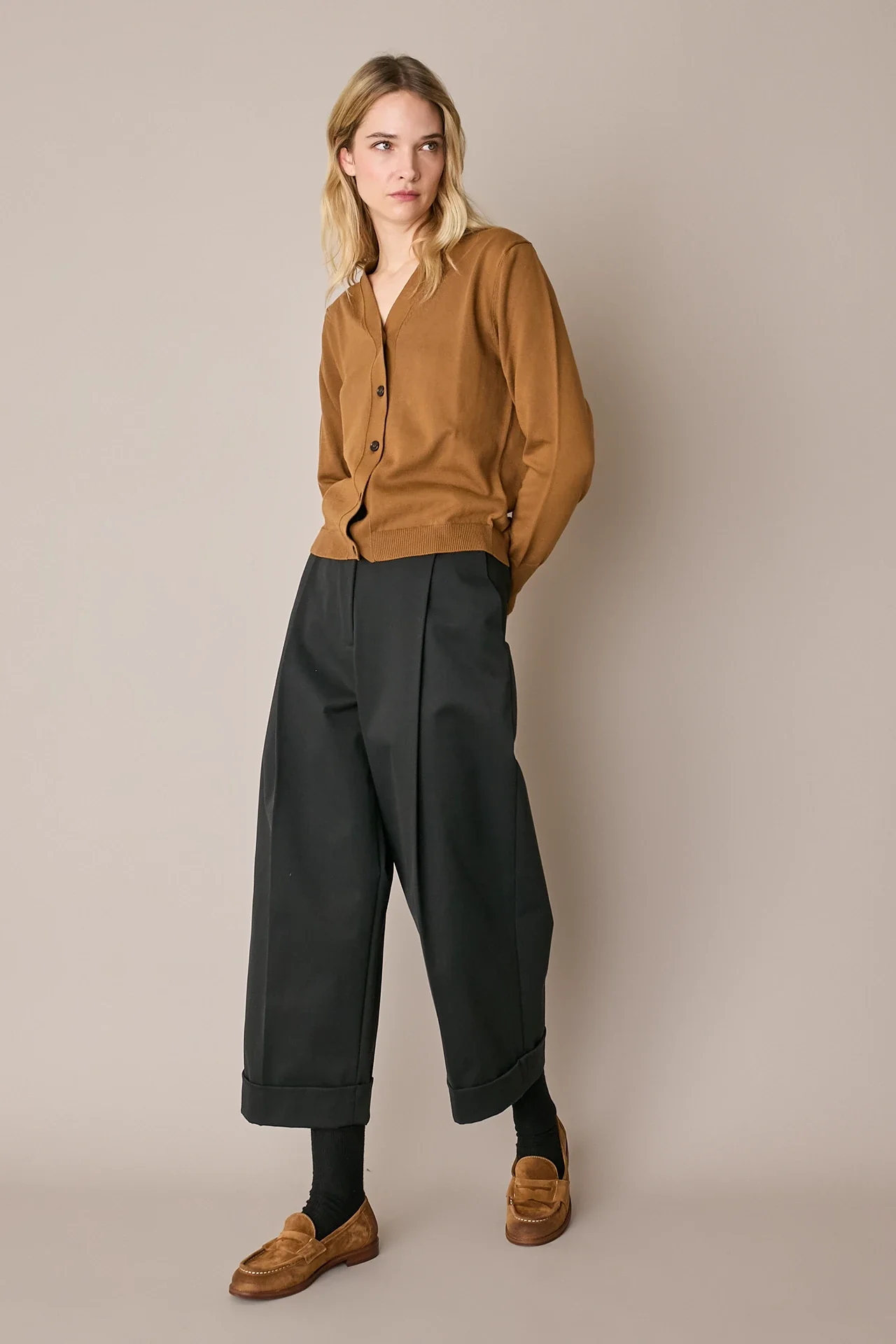 Pantaloni con piega e risvolto - Image 3