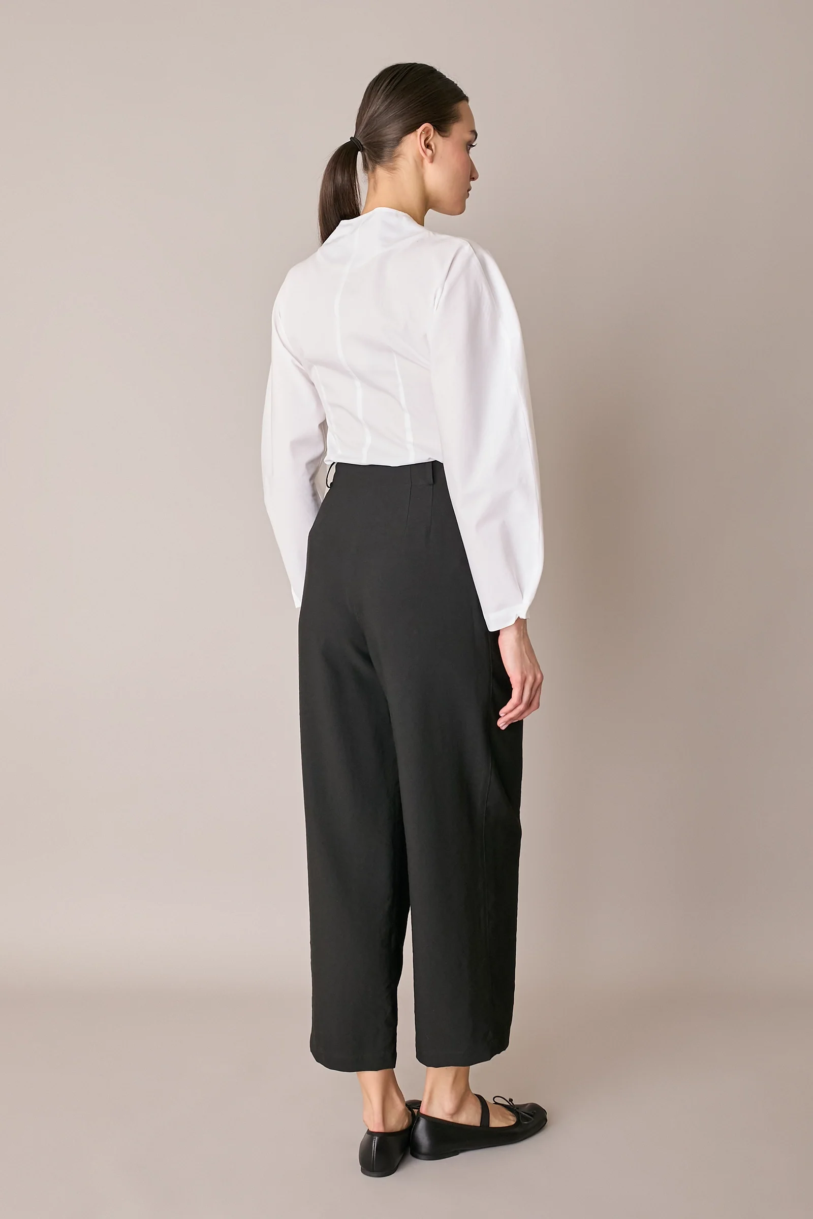 Pantaloni fluidi con pinces - Image 6