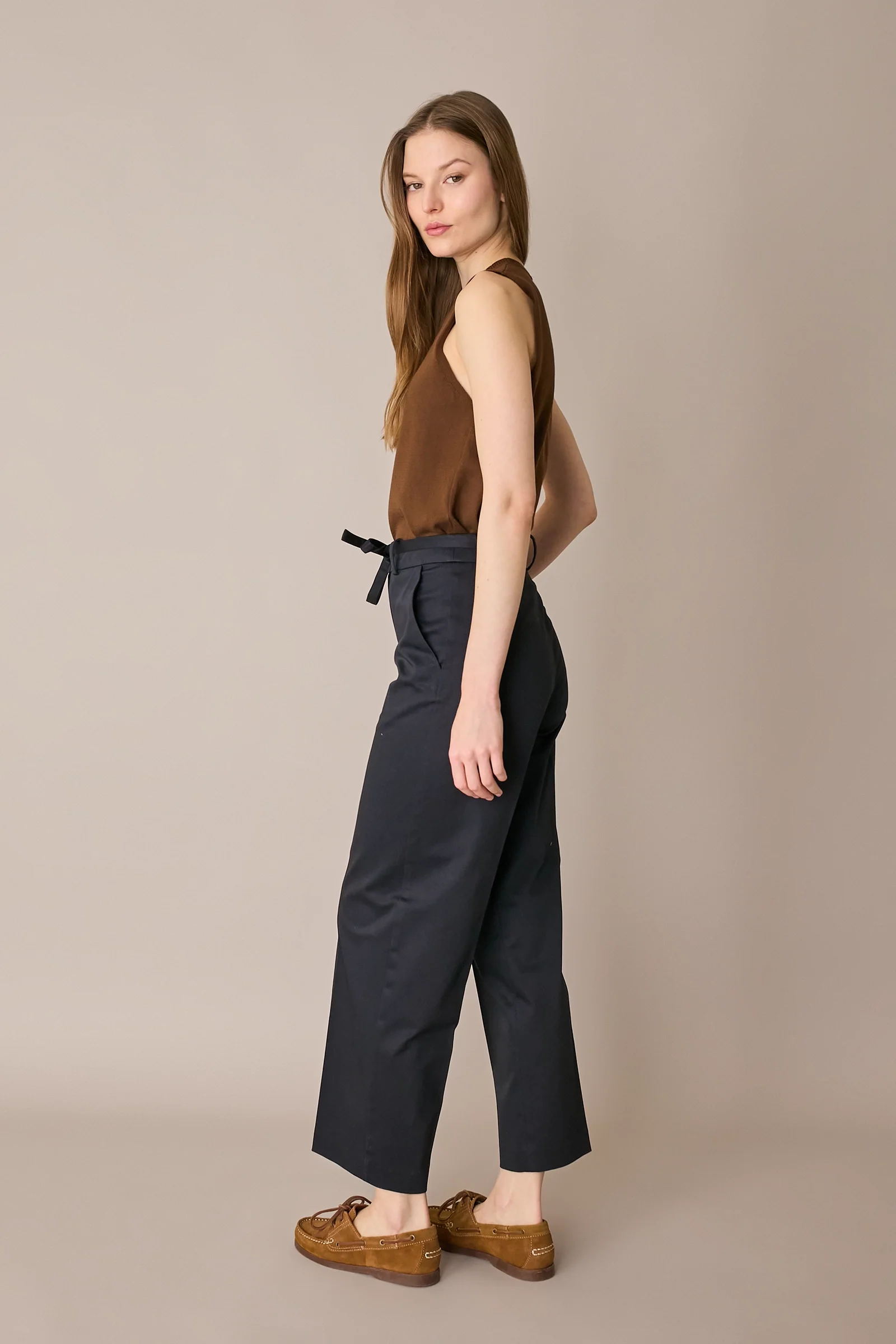 Pantaloni in cotone con cintura - Image 9