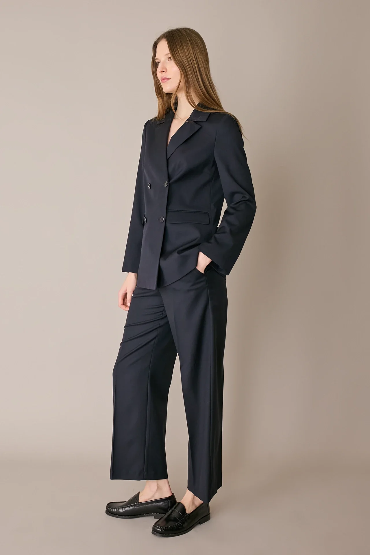Pantaloni timeless in fresco lana - Image 7