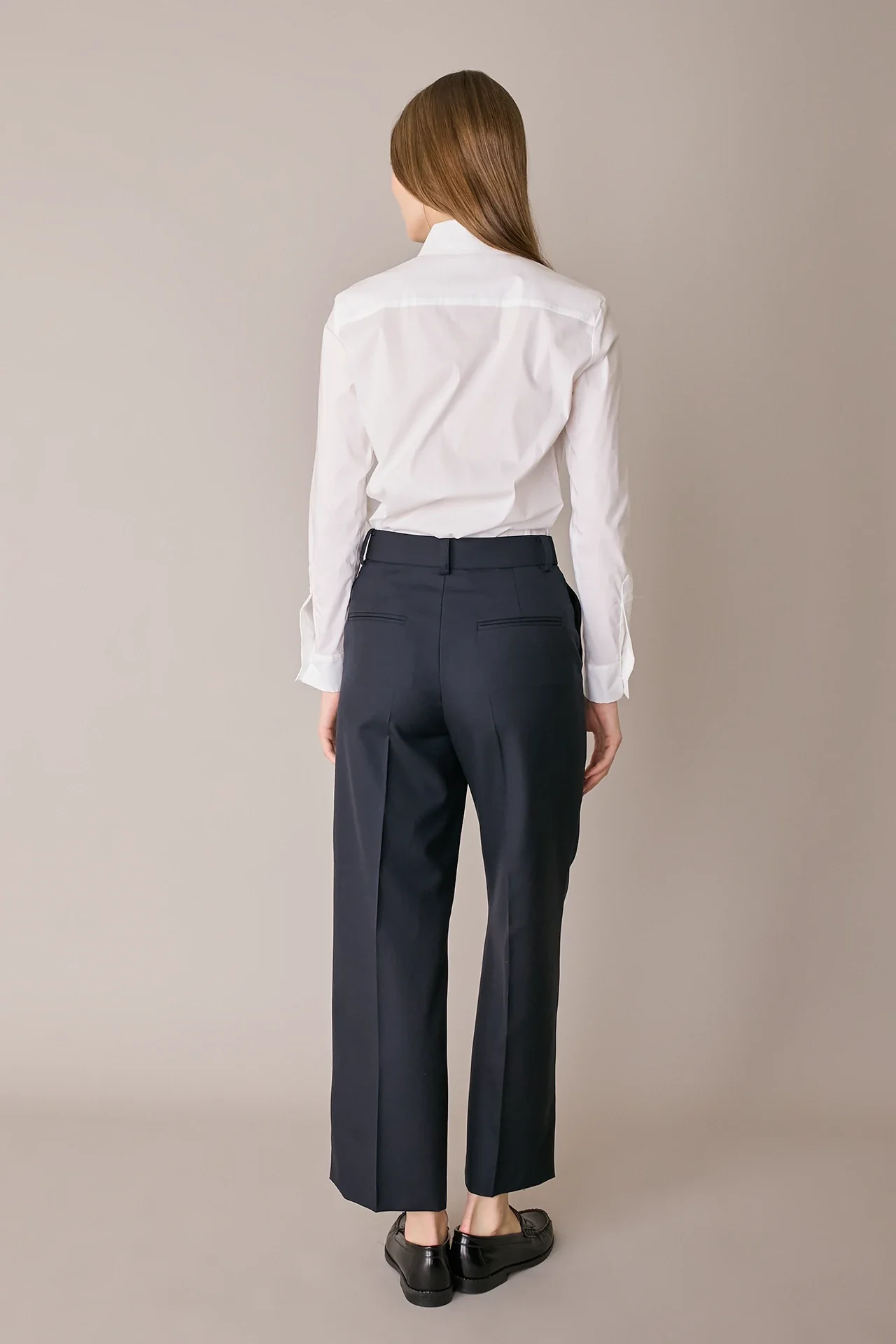 Pantaloni timeless in fresco lana - Image 9