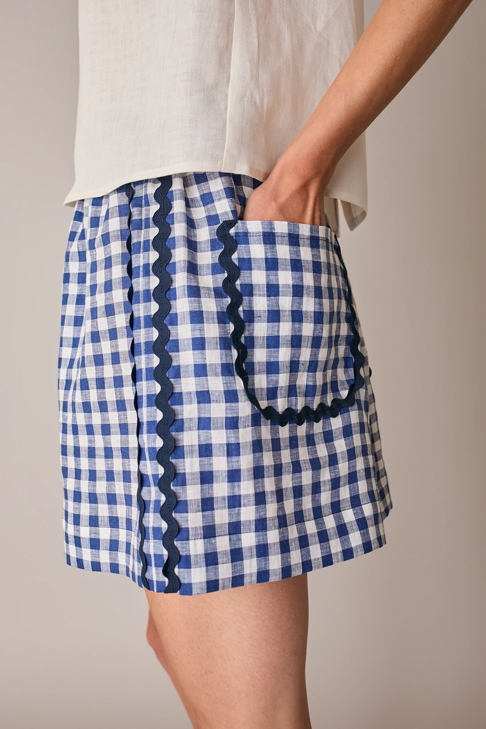 Shorts con serpentina - Image 3