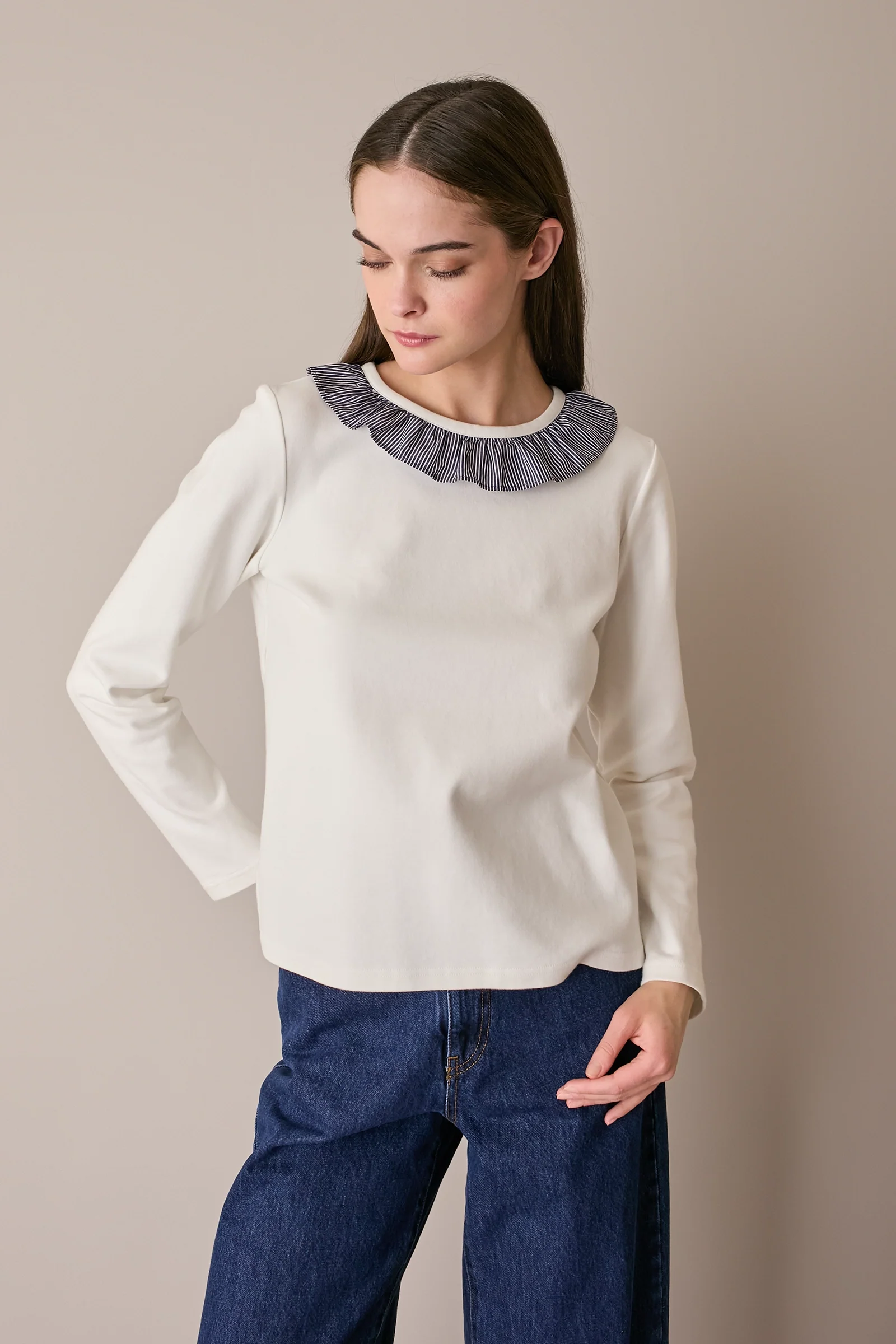 T-shirt a maniche lunghe con colletto volant - Image 5