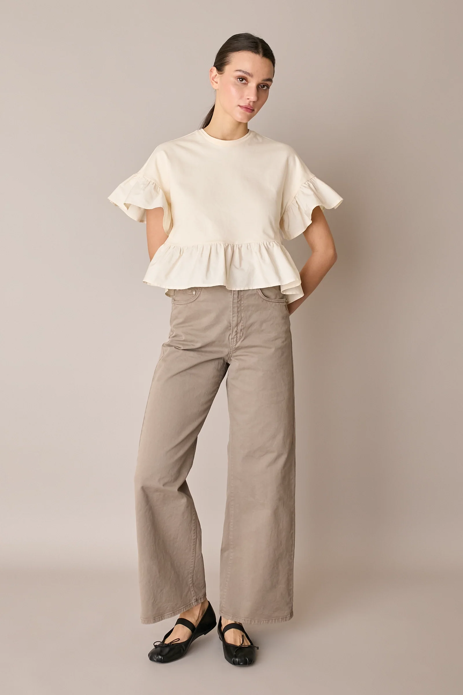 T-shirt con balze a contrasto - Image 4