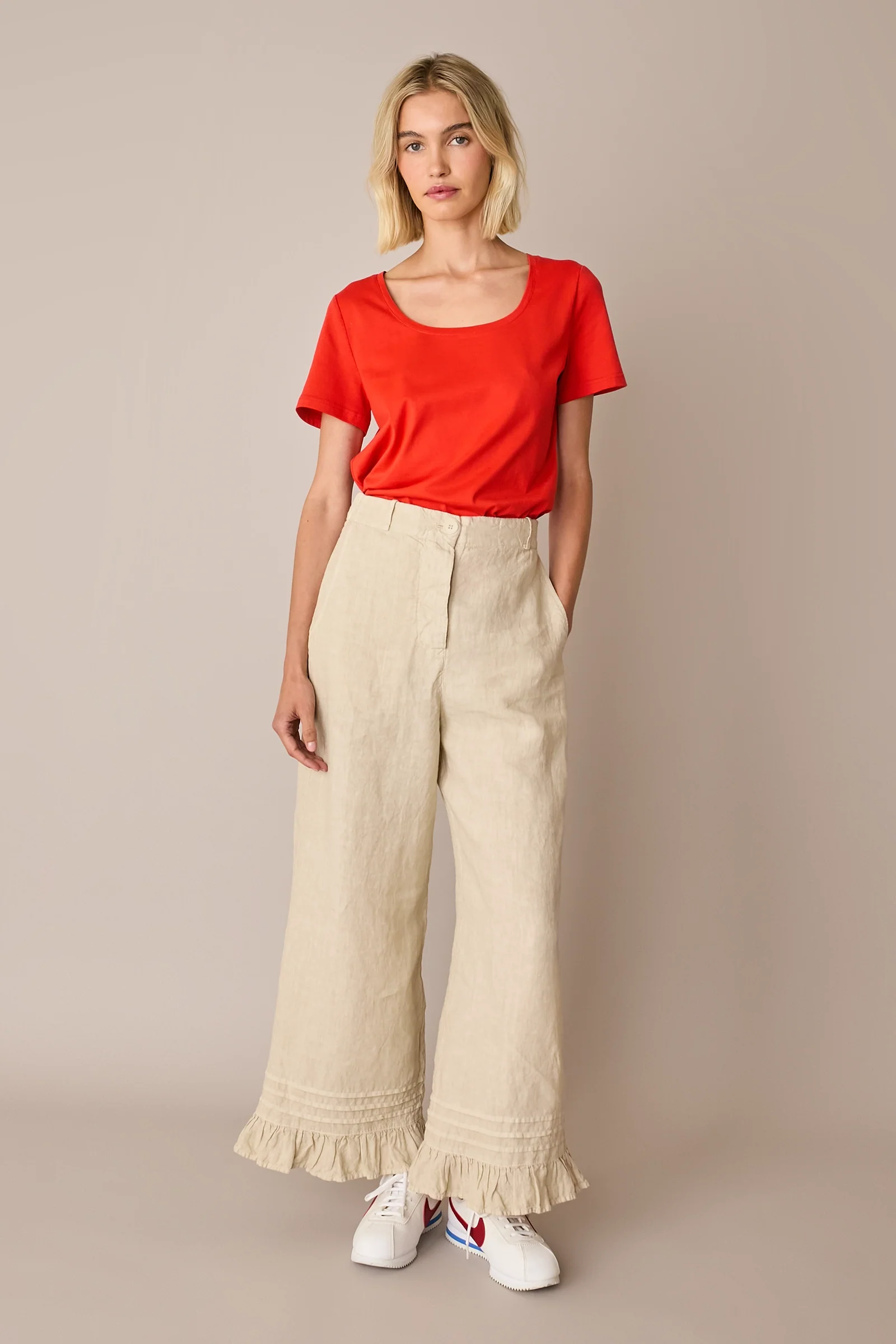 T-shirt con scollo ampio - Image 4