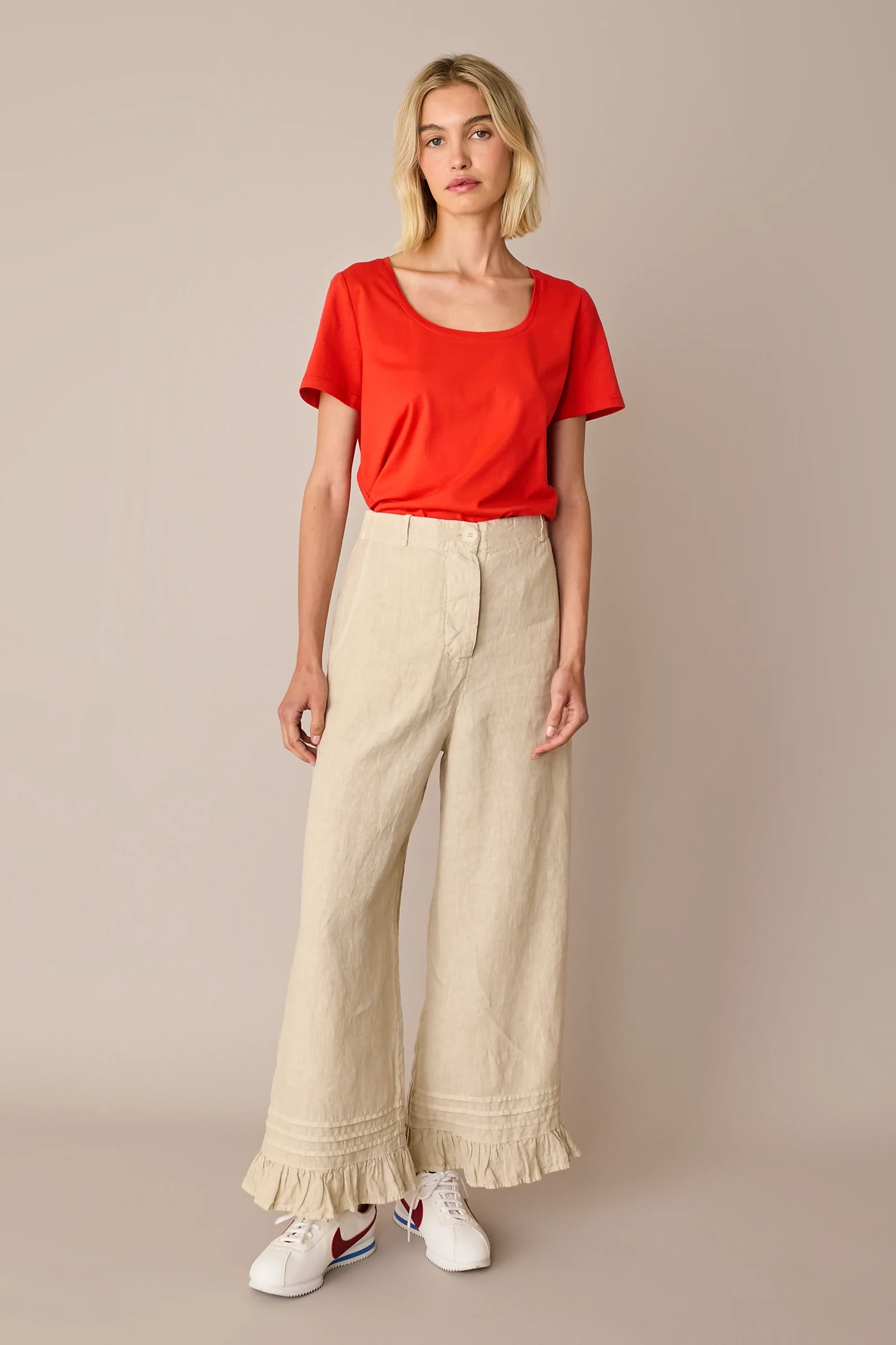 T-shirt con scollo ampio - Image 7