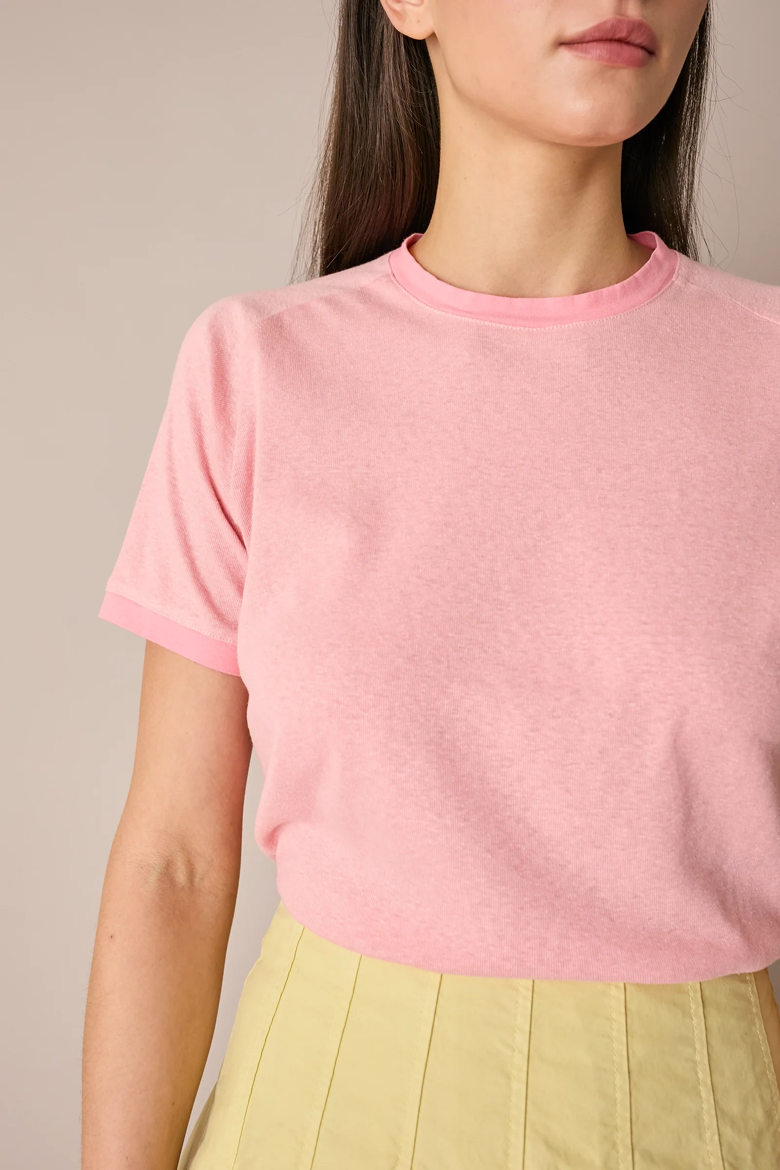T-shirt in cotone con profili a contrasto