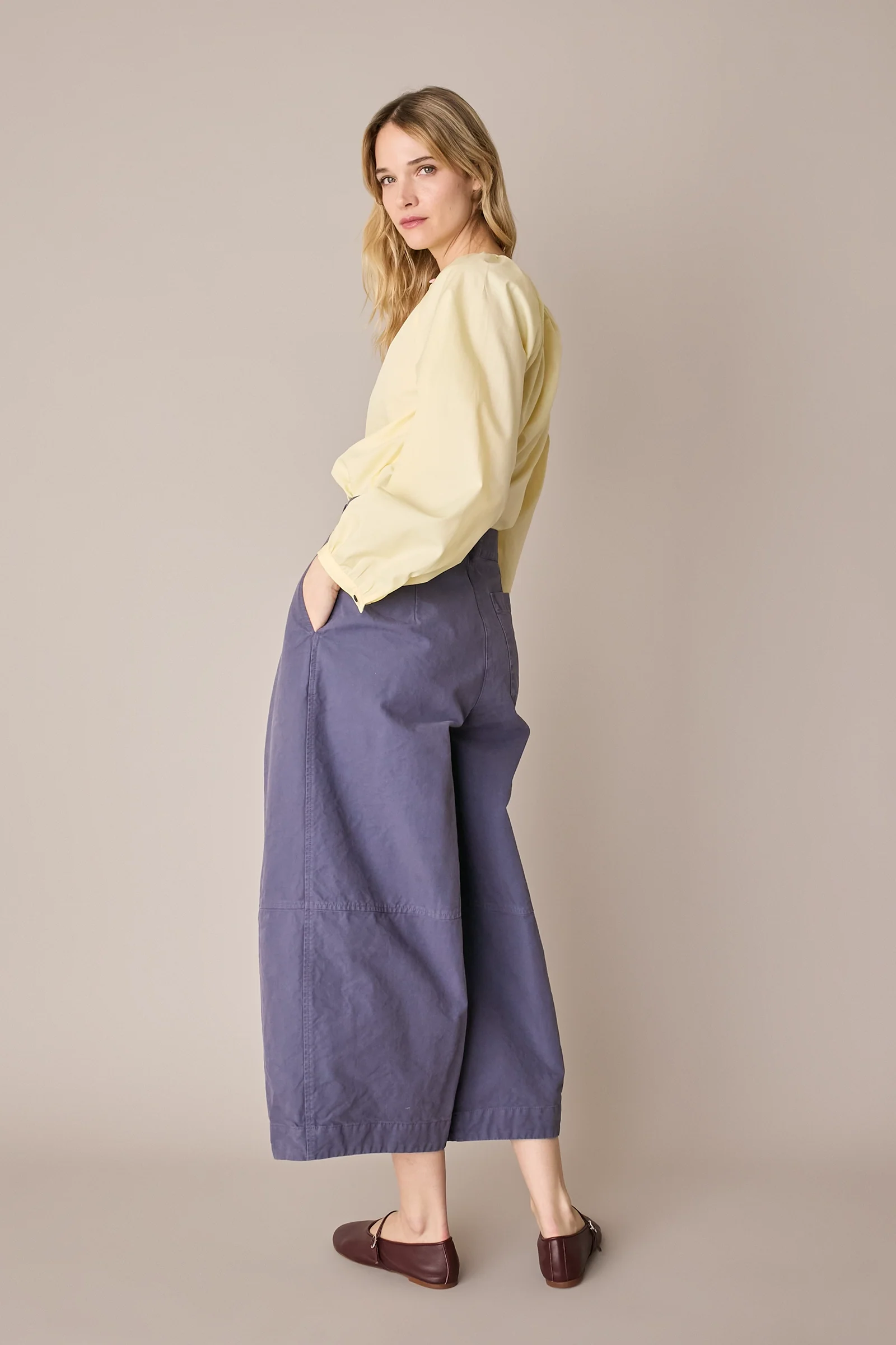 Top con bottoni colorati - Image 10