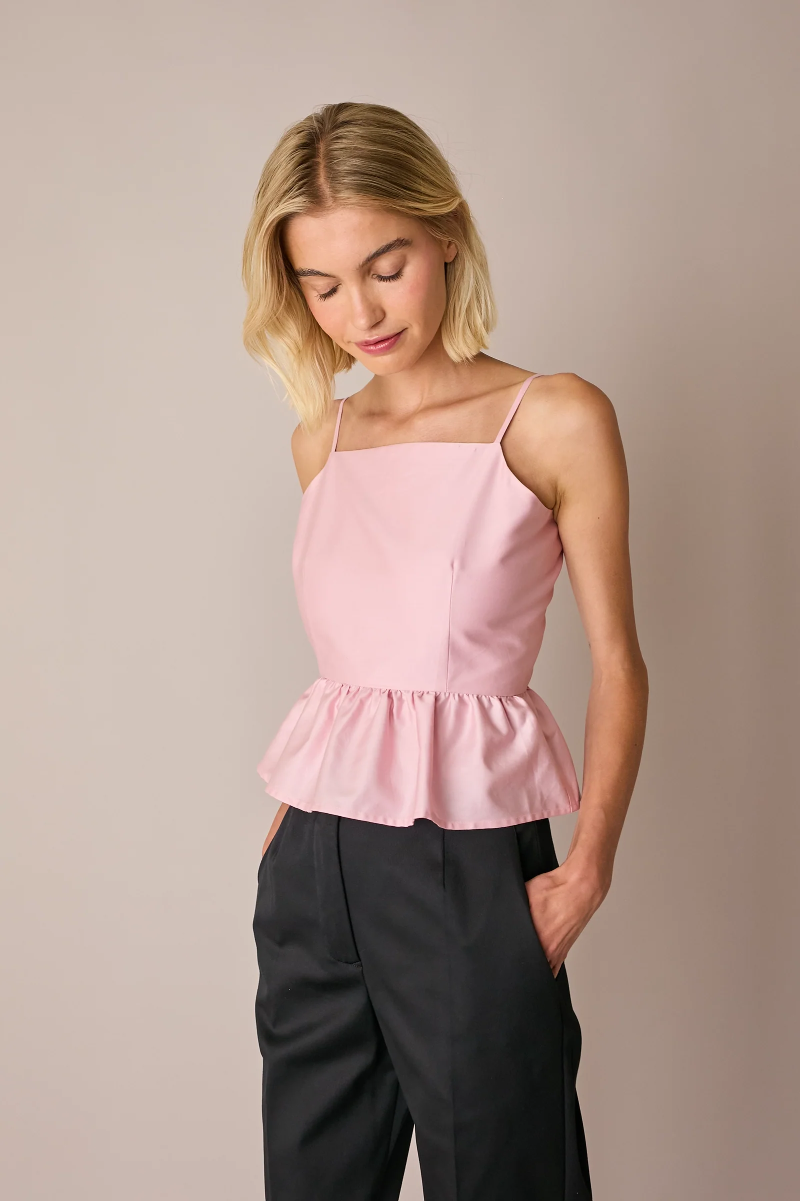 Top cut-out con balza - Image 3