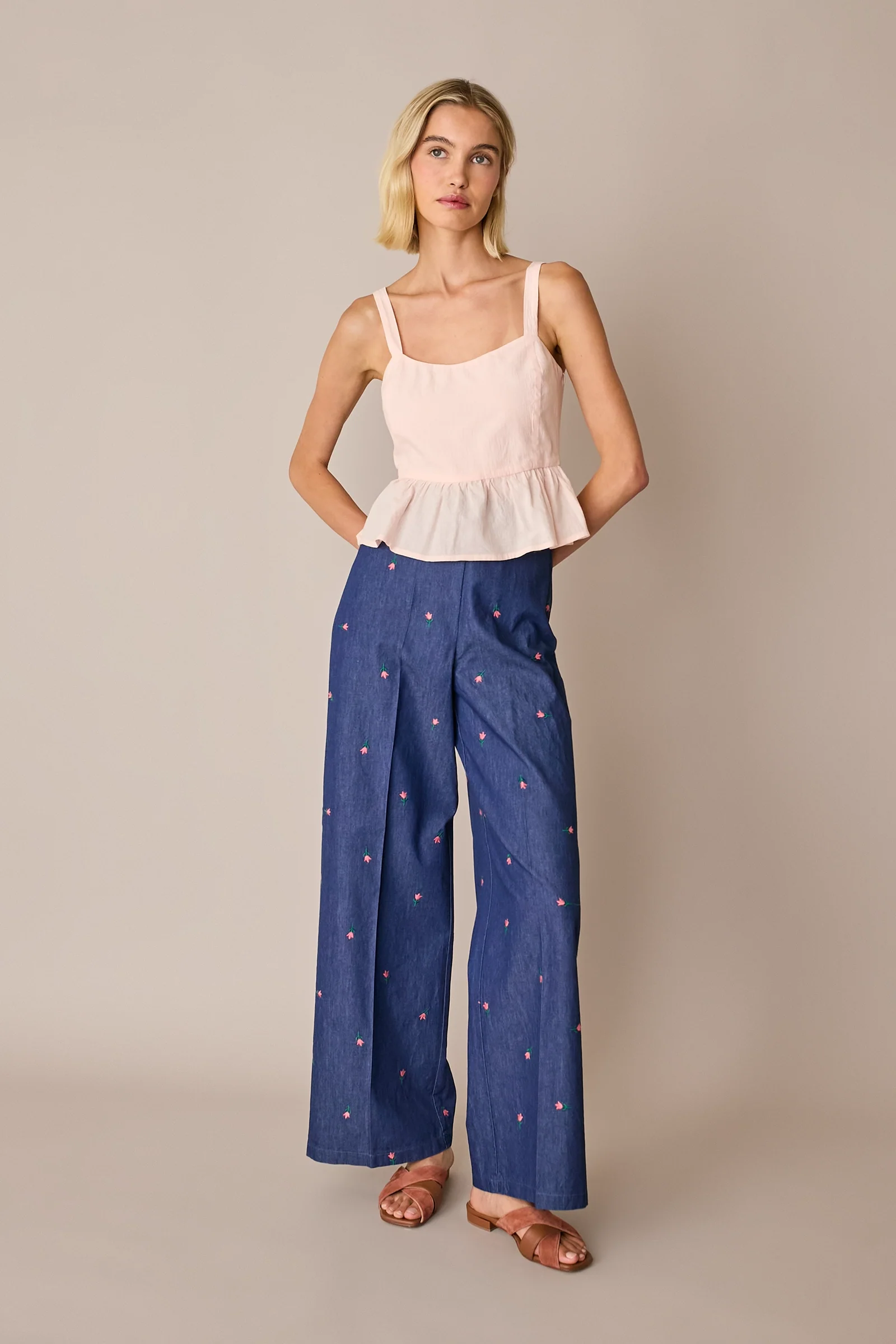 Top in cotone con balza - Image 9