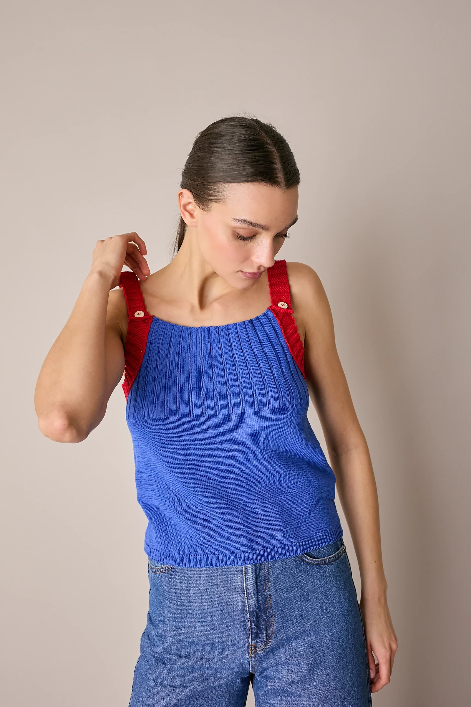 Top in maglia con spalline a contrasto - Image 9